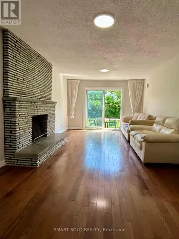 MAIN + UPPER - 31 SILAS HILL DRIVE, Toronto (Don Valley Village), Ontario M2J2X8