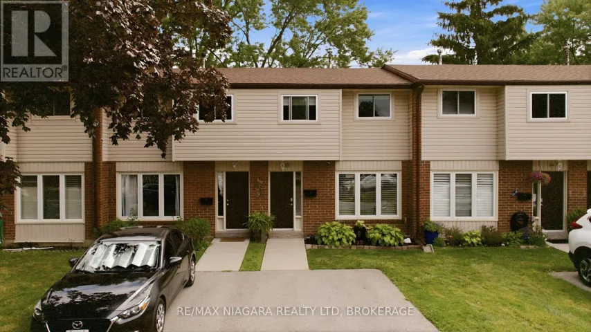 35 - 2 WEIDEN STREET, St. Catharines (Bunting/Linwell), Ontario L2M6W5
