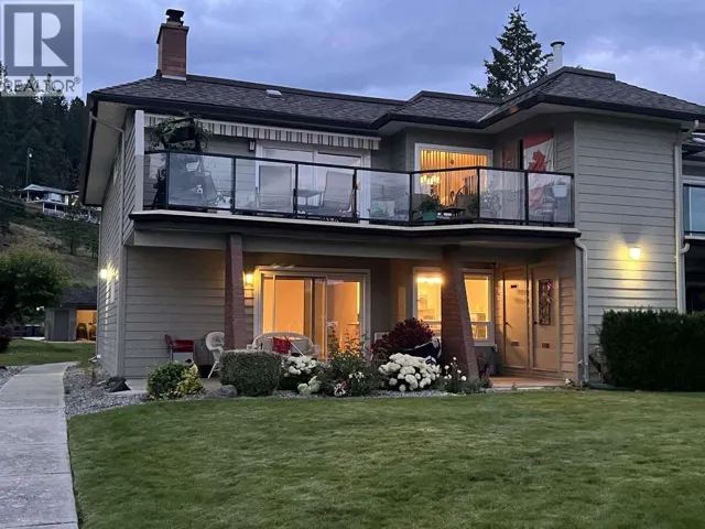 4340 Beach Avenue Unit# 106, Peachland, British Columbia V0H1X6