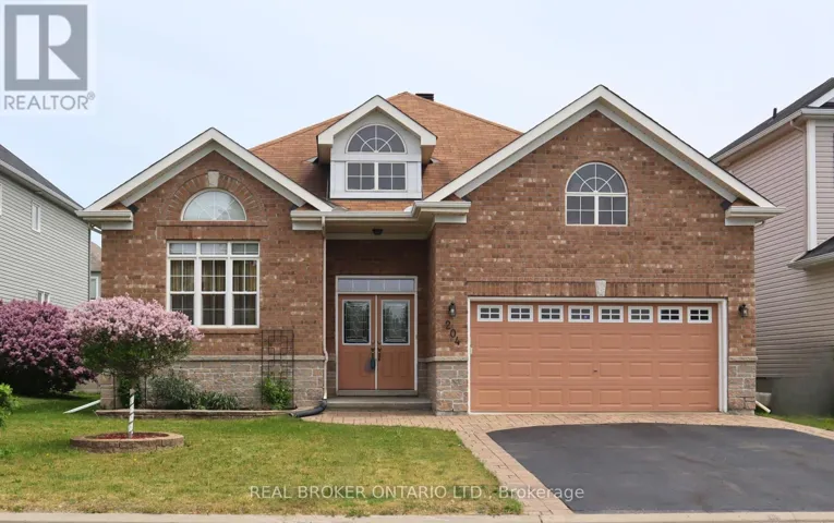 204 HILLPARK HIGH STREET, Ottawa, Ontario K1W0B5