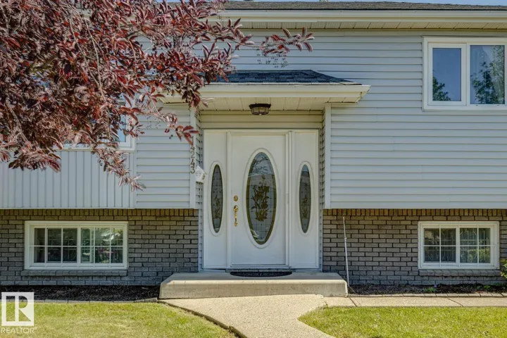 14243 24 ST NW, Edmonton, Alberta T5Y1G2