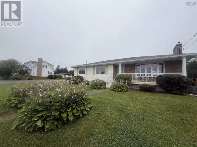 78 Currie St Street, Glace Bay, Nova Scotia B1A5E4