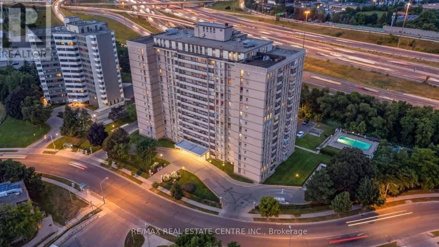 504 - 130 NEPTUNE DRIVE, Toronto (Englemount-Lawrence), Ontario M6A1X5
