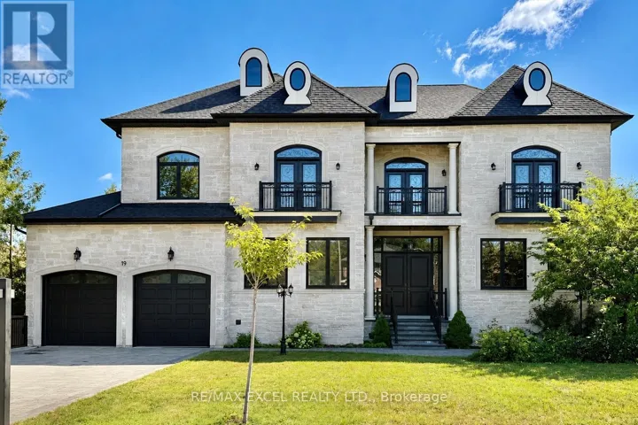 19 BLYTH STREET, Richmond Hill (Oak Ridges), Ontario L4E2Y2