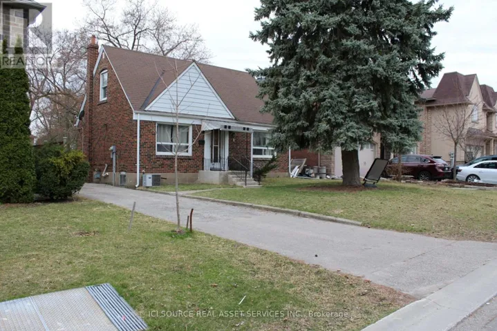 8 TALBOT ROAD, Toronto (Willowdale West), Ontario M2N2S9