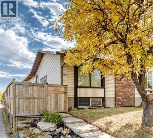 8432 Berkley Road NW, Calgary, Alberta T3K1B4
