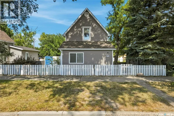 270 Duffield STREET W, Moose Jaw, Saskatchewan S6H5H4