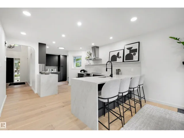 129 IRONWOOD PL NW, Edmonton, Alberta T6J6R4
