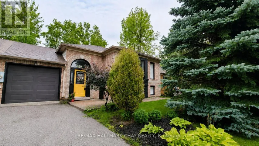 5 HARBOUR CRESCENT, Wasaga Beach, Ontario L9Z1G4