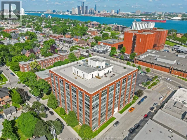 2175 Wyandotte STREET East Unit# 301, Windsor, Ontario N8Y5B9