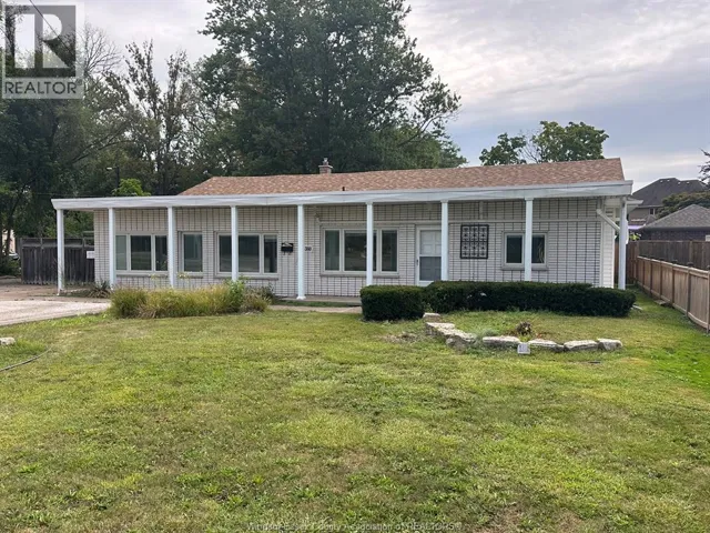 4360 HOWARD AVENUE, Windsor, Ontario N9G1P4