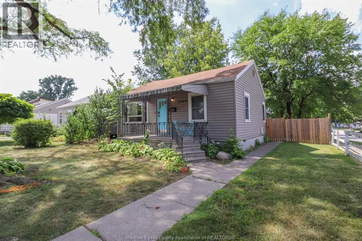 3504 BARRYMORE, Windsor, Ontario N9C1V3