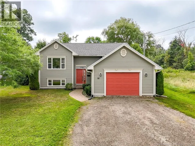 16 Hartford Lane, St. Stephen, New Brunswick E3A3A7