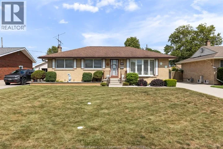 3890 AVON, Windsor, Ontario N9G2E3