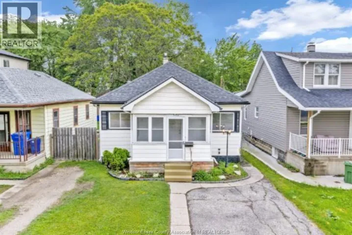 990 Campbell AVENUE, Windsor, Ontario N9B2J2
