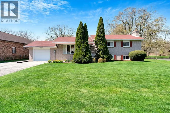 1689 SHAWNEE, Tecumseh, Ontario N8N1S4