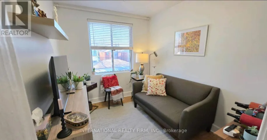 2 - 75 AUBURN AVENUE, Toronto (Corso Italia-Davenport), Ontario M6H2L8