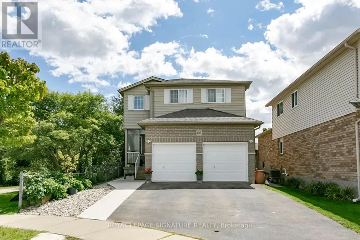 107 GLENCLIFFE COURT, Kitchener, Ontario N2B3X1
