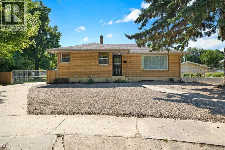 85 Huckvale Crescent SW, Medicine Hat, Alberta T1C0A6