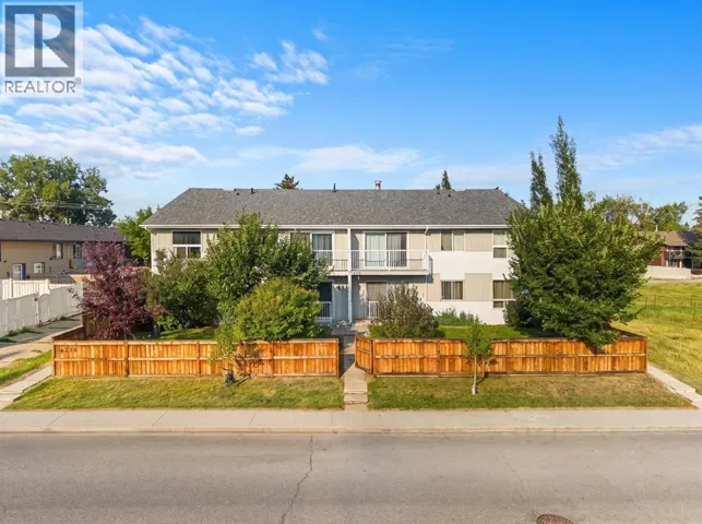 5, 4328 75 Street NW, Calgary, Alberta T3B2M8