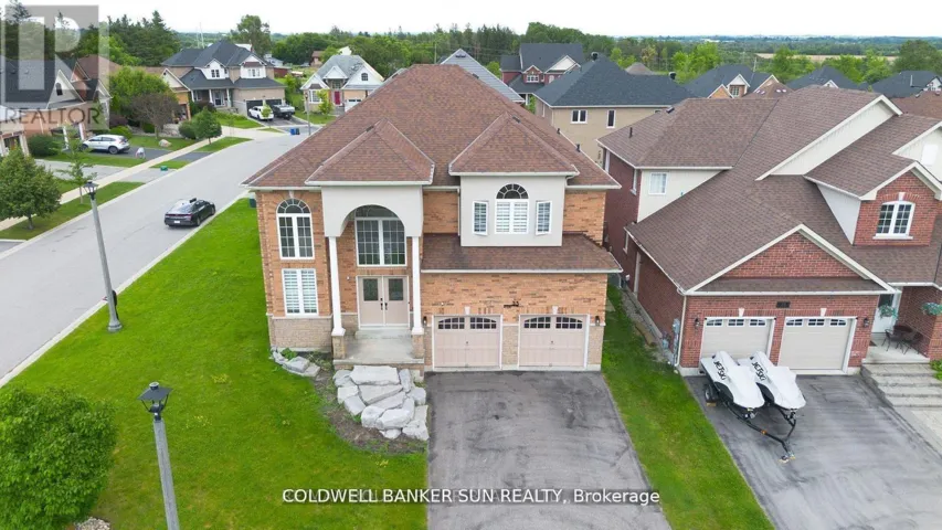 33 ELLIS CRESCENT, Kawartha Lakes (Lindsay), Ontario K9V0A5