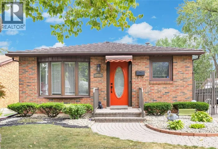 3981 WHITNEY, Windsor, Ontario N9C2C7