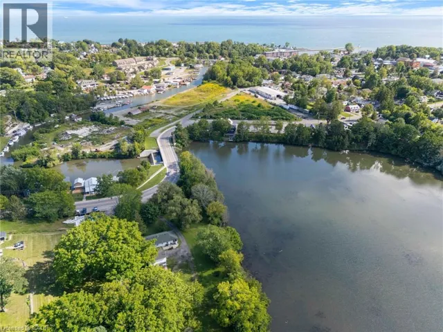 1 SILVER LAKE Drive, Port Dover, Ontario N0A1N6