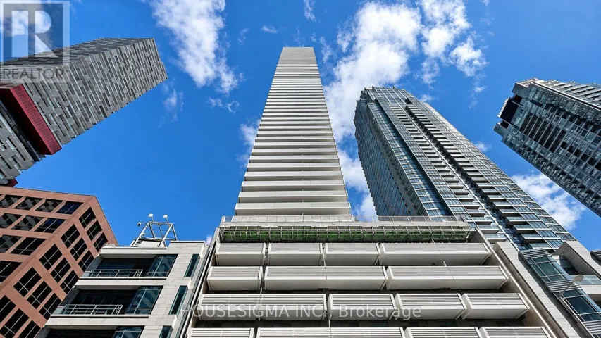 3705 - 2221 YONGE STREET, Toronto (Mount Pleasant West), Ontario M4S2B4
