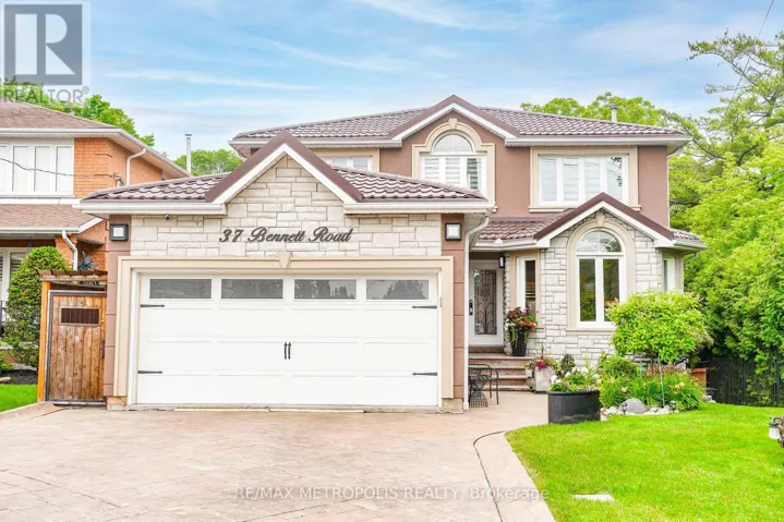 37 BENNETT ROAD, Toronto (West Hill), Ontario M1E3Y1