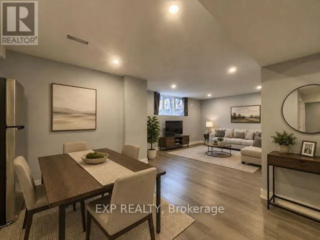 52 HEREFORDSHIRE CRESCENT, East Gwillimbury, Ontario L9N0B7