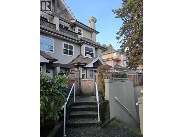 14 7175 17TH AVENUE, Burnaby, British Columbia V3N1K8