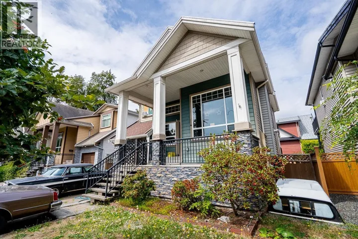 1403 CANIL AVENUE, New Westminster, British Columbia V3M0E2