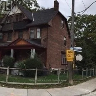 MAIN #1 - 2352 QUEEN STREET E, Toronto (The Beaches), Ontario M4E1G9
