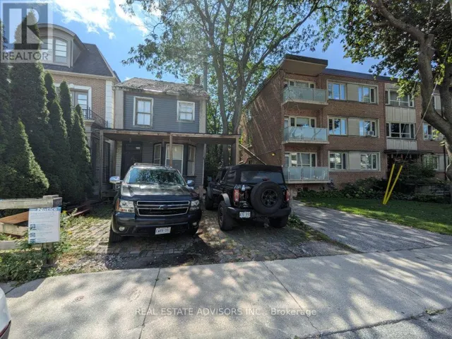 29 THELMA AVENUE, Toronto (Forest Hill South), Ontario M4V1X8