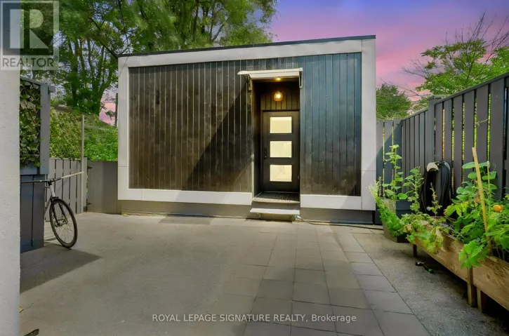 REAR - 9 PARKER AVENUE, Toronto (Stonegate-Queensway), Ontario M8Z4L5