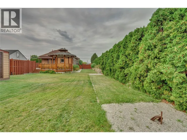 10511 Elliott Street, Summerland, British Columbia V0H1Z2