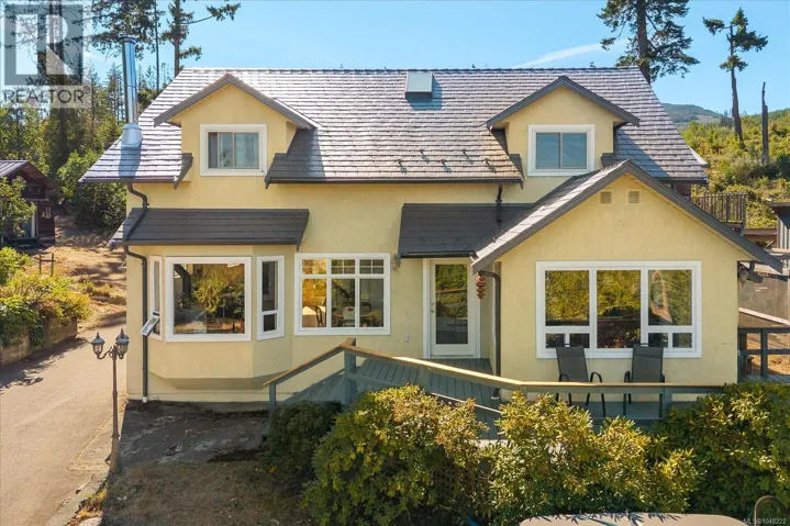 1040 Koen Rd, Whiskey Creek, British Columbia V9K1V4
