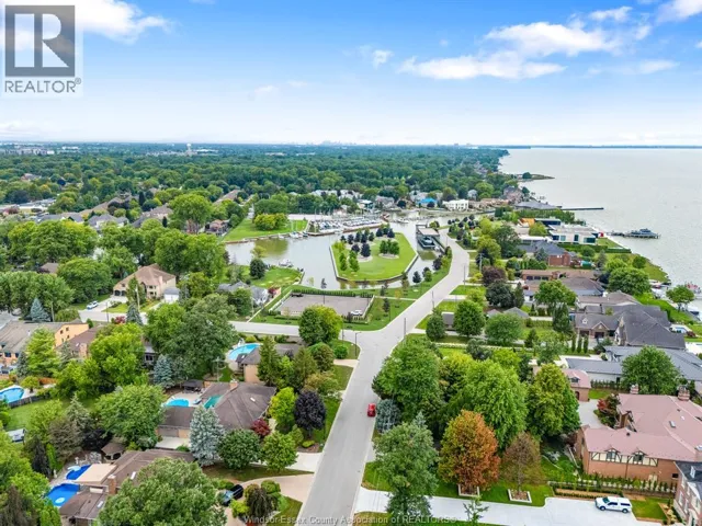 267 ELMGROVE DRIVE, Lakeshore, Ontario N8N4G9