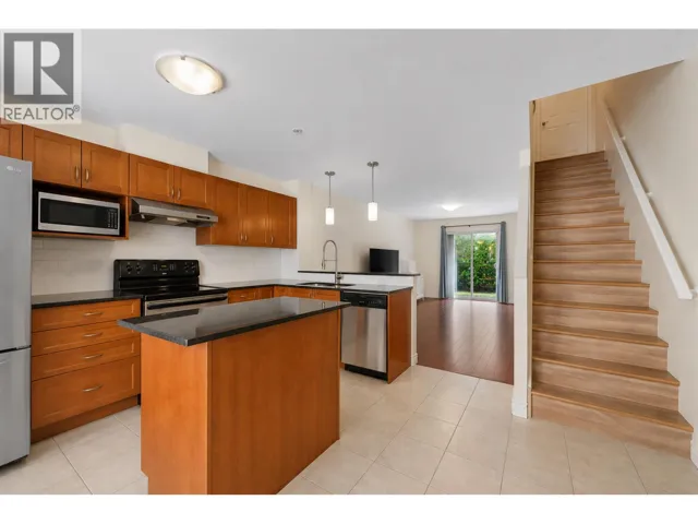 7 6498 ELGIN AVENUE, Burnaby, British Columbia V5H3S6