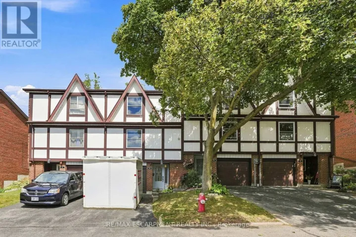 33 - 3 BURDOCK LANE, Hamilton (Dundas), Ontario L9H6E9