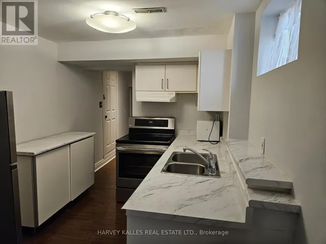 LOWER - 85 LANARK AVENUE, Toronto (Oakwood Village), Ontario M6E2G3