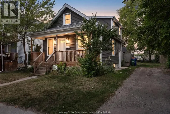 768 MCKAY, Windsor, Ontario N9B2A1