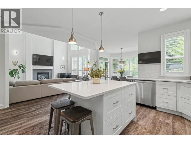 1722 PADDOCK DRIVE, Coquitlam, British Columbia V3E3N8