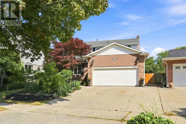 10 ACACIA STREET, Hamilton (Stoney Creek Mountain), Ontario L8J1V6
