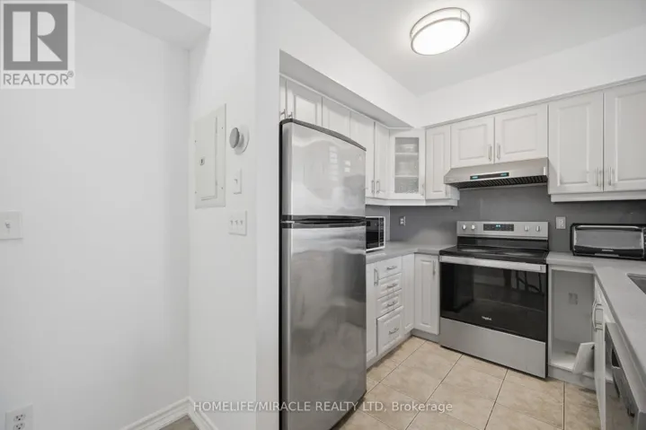 2002 - 3049 FINCH AVENUE W, Toronto (Humbermede), Ontario M9M0A5
