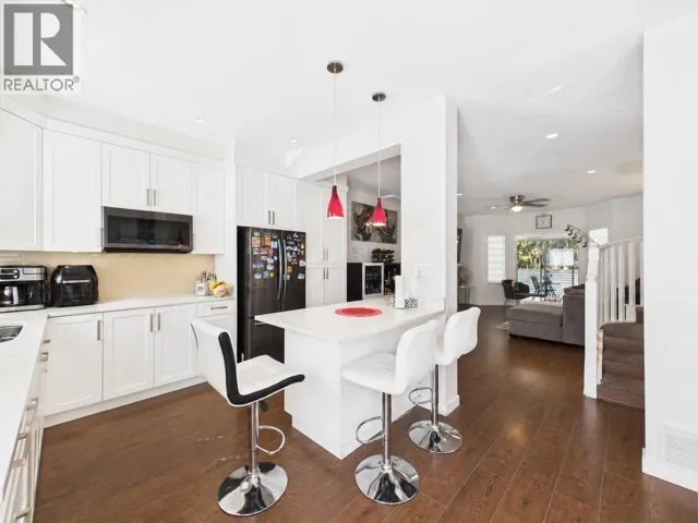 8 6700 RUMBLE STREET, Burnaby, British Columbia V5E4H7