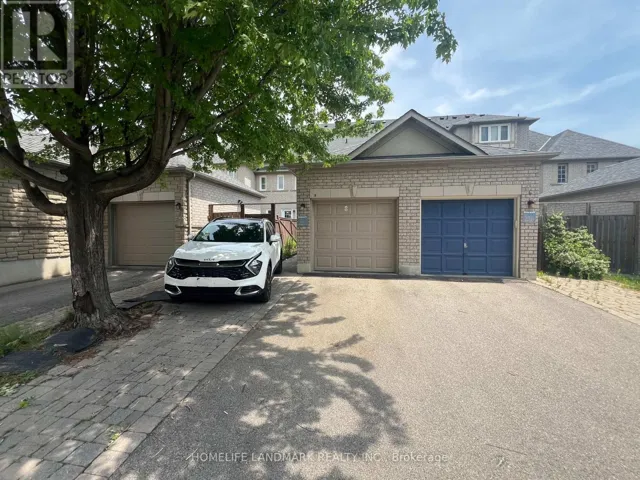8 BAFFIN COURT, Richmond Hill (Langstaff), Ontario L4B4J7