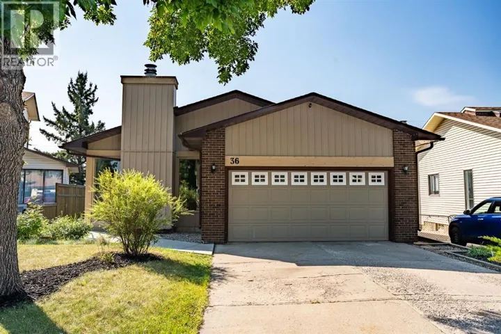 36 Berkley Place NW, Calgary, Alberta T3K1A7