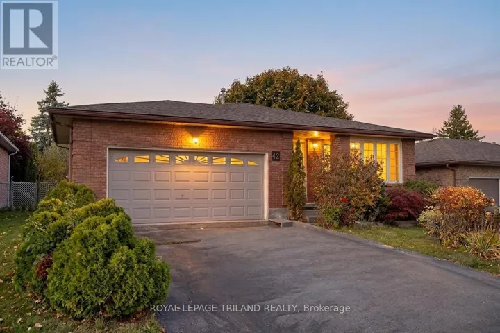 42 APPLEGREEN GROVE, London South (South N), Ontario N6J4K4
