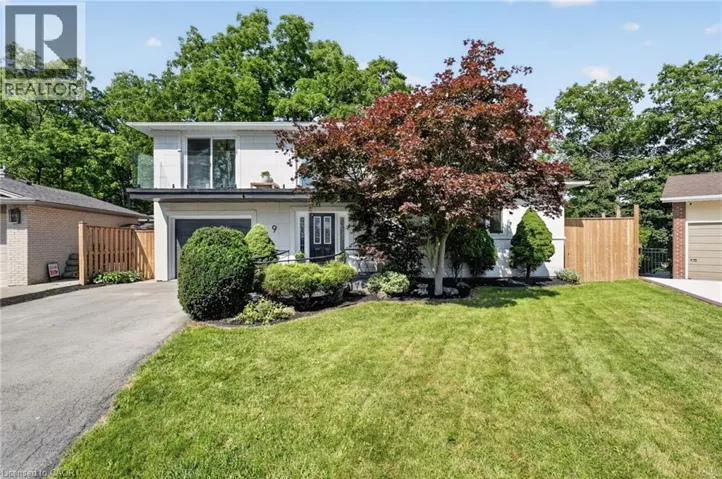 9 LESLIE Drive, Hamilton, Ontario L8G2P6